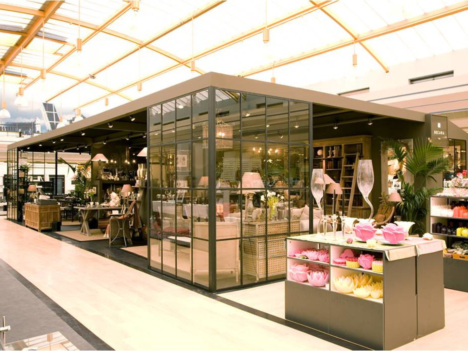 Double decker exhibition stand by Expo Creators